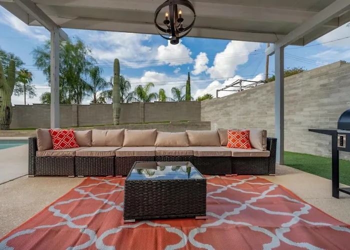 Holiday home Cul-de-sac, Fenced With Pool, Quiet, 3 Bedroom 2 Ba Tucson