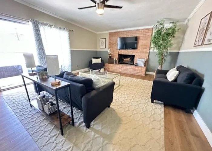 Cul-de-sac, Fenced With Pool, Quiet, 3 Bedroom 2 Ba Holiday home Tucson