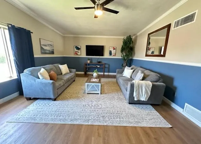 Cul-de-sac, Fenced With Pool, Quiet, 3 Bedroom 2 Ba Holiday home Tucson