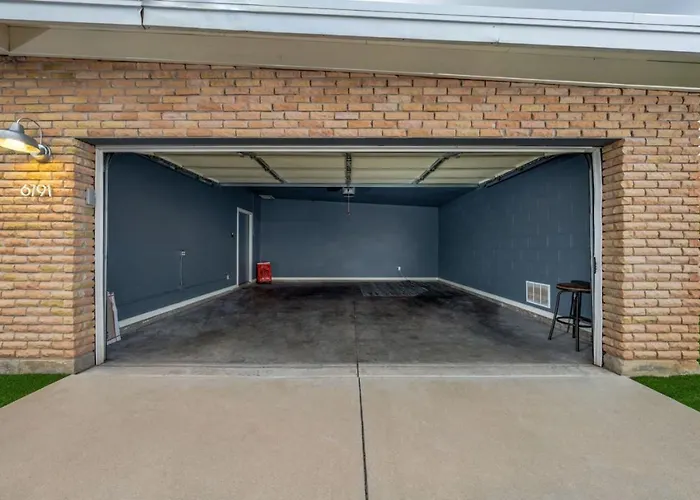 Cul-de-sac, Fenced With Pool, Quiet, 3 Bedroom 2 Ba Holiday home Tucson